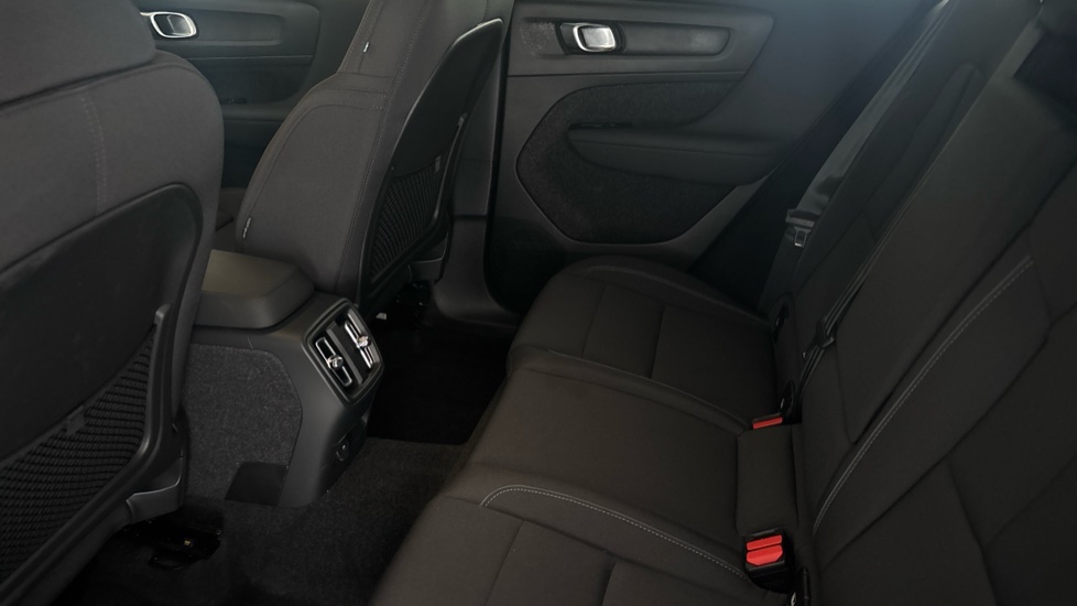 VOLVO C40 Image 14