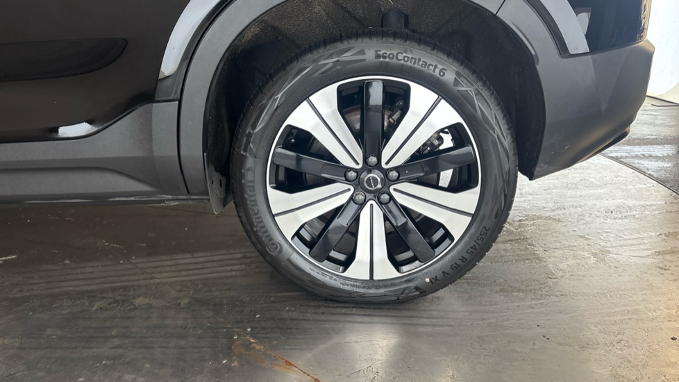 VOLVO C40 Image 18