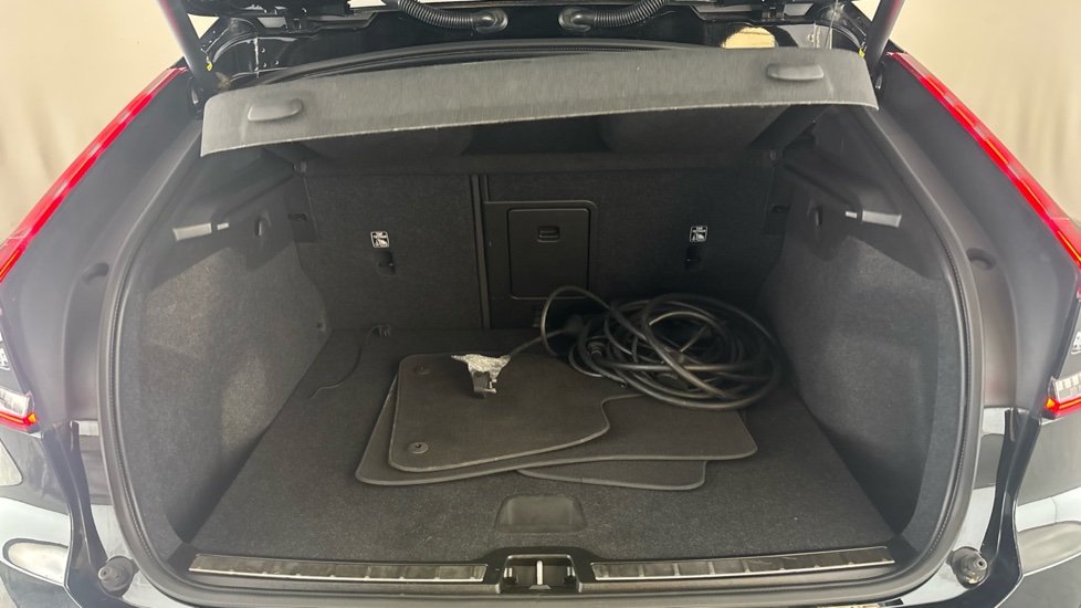 VOLVO C40 Image 15