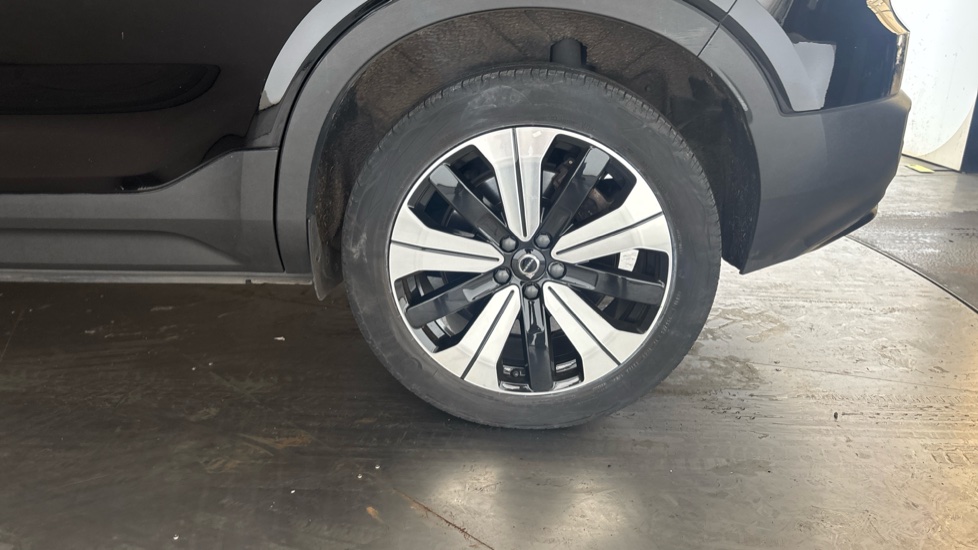 VOLVO C40 Image 18