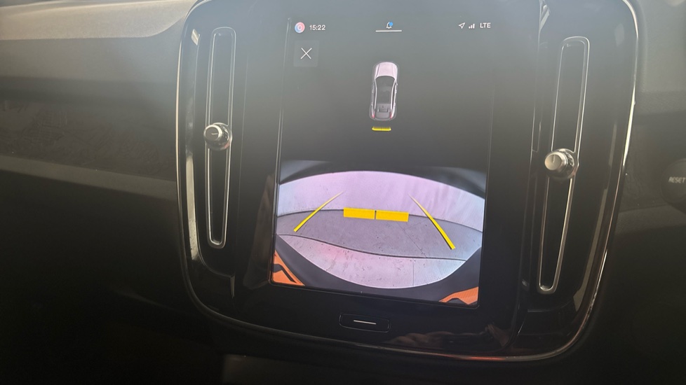 VOLVO C40 reverse camera