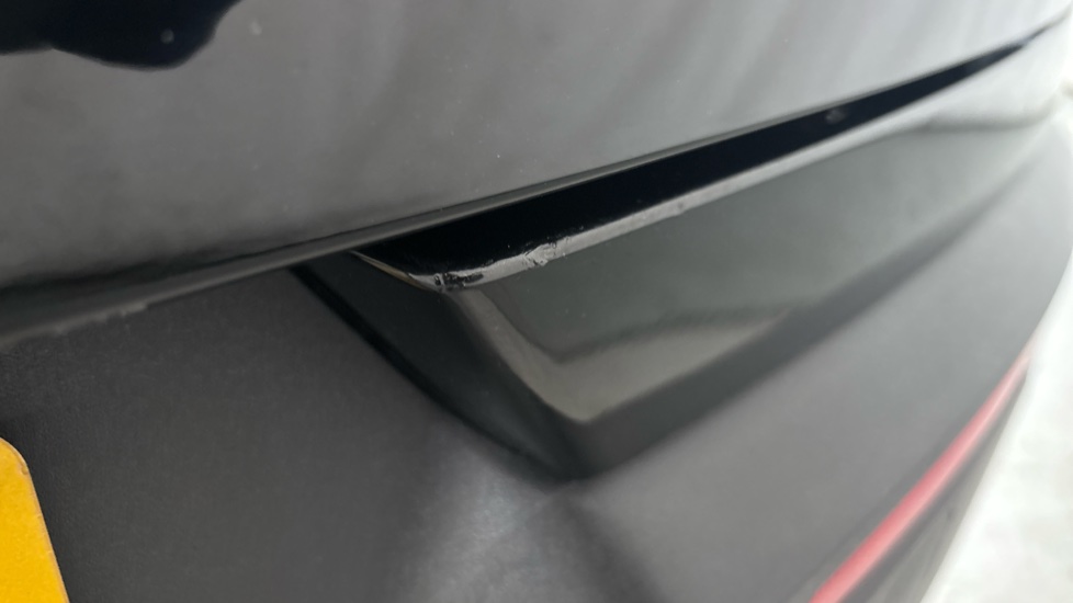 VOLVO XC40 Chips and scratches