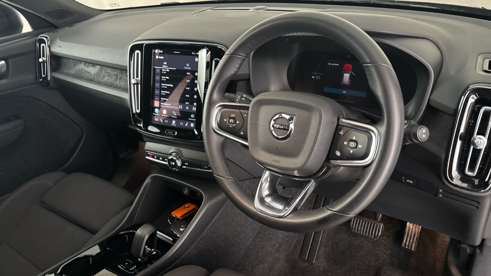 VOLVO XC40 Image 9