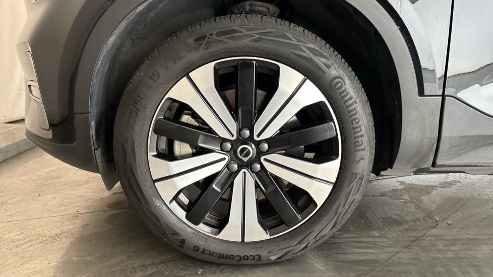 VOLVO XC40 Image 17
