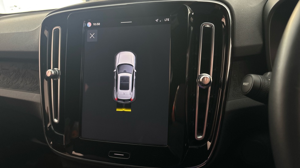 VOLVO XC40 parking sensors