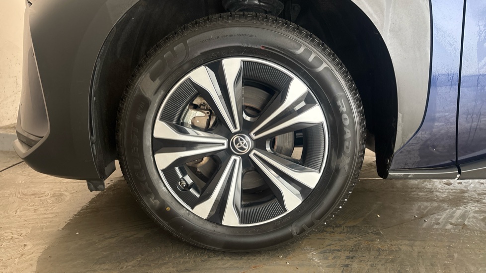 TOYOTA BZ4X Image 17