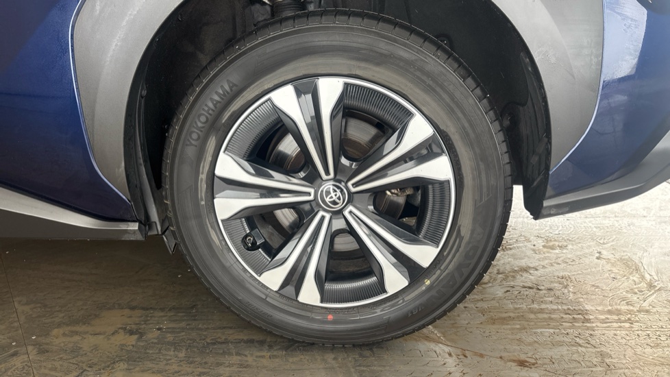 TOYOTA BZ4X Image 18