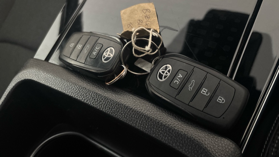 TOYOTA BZ4X 2 keys
