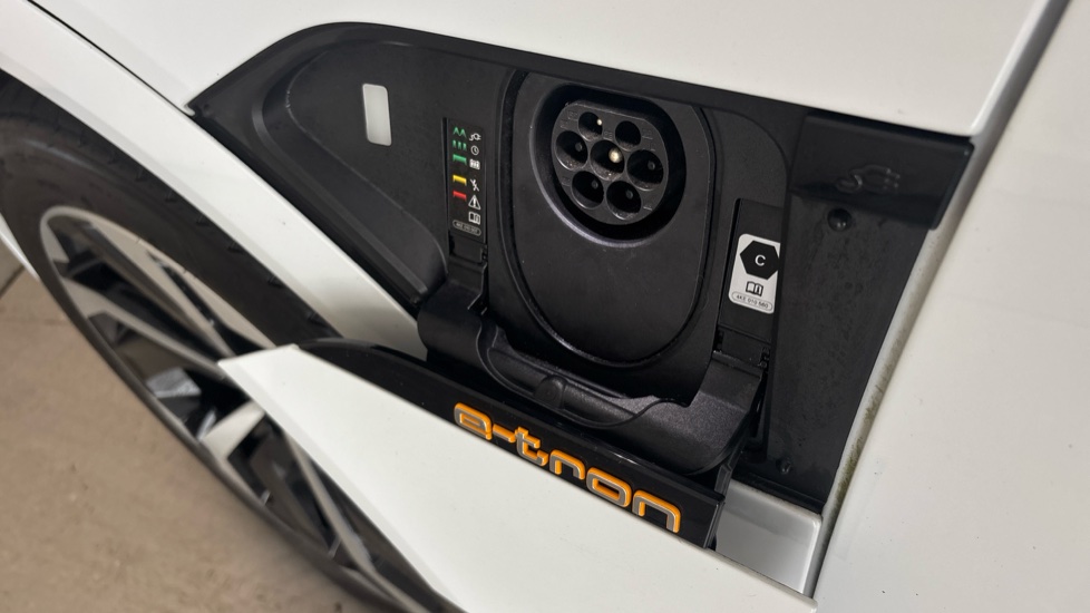 AUDI E-TRON Image 21