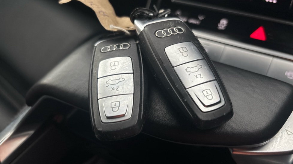 AUDI E-TRON 2 keys