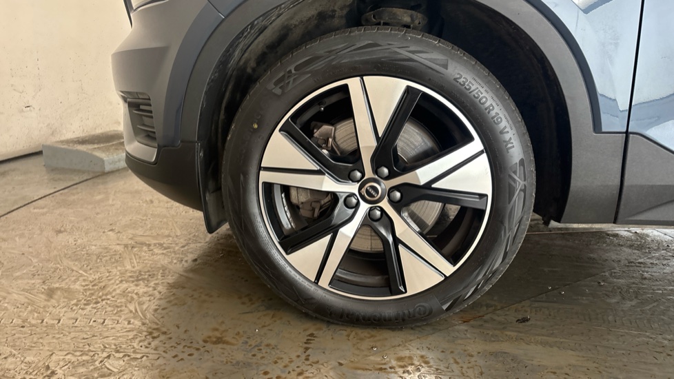 VOLVO XC40 Image 17