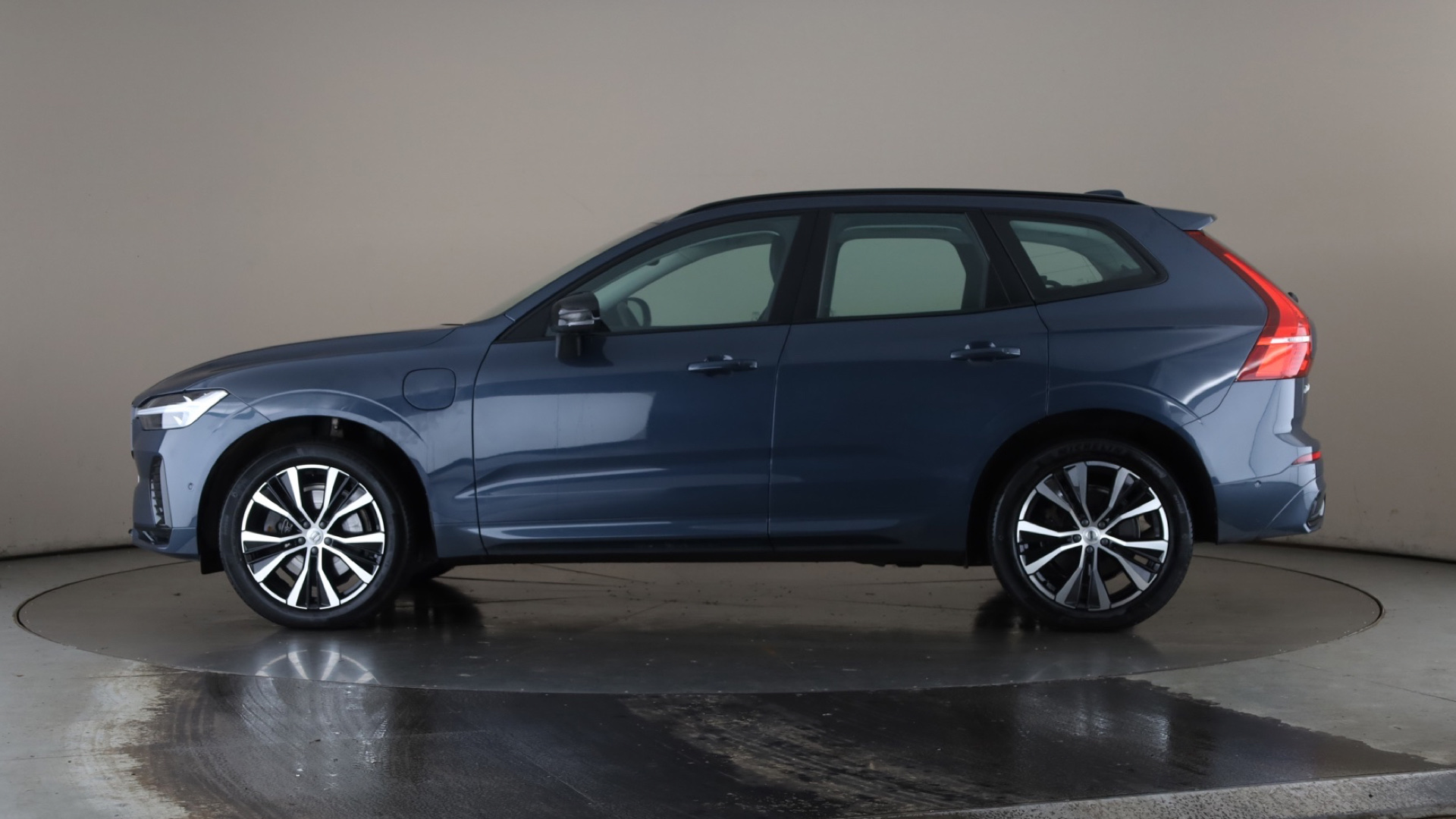 2.0 T6 [350] RC PHEV Plus Dark 5dr AWD Geartronic