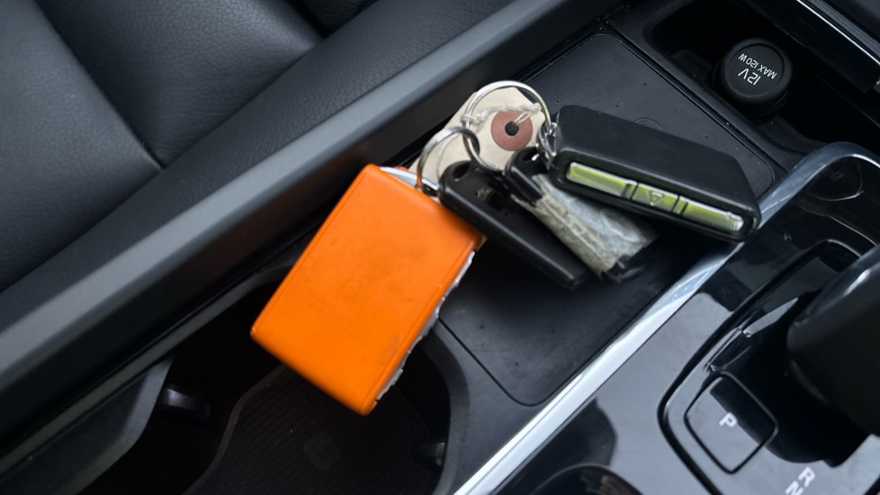 VOLVO XC60 two keys