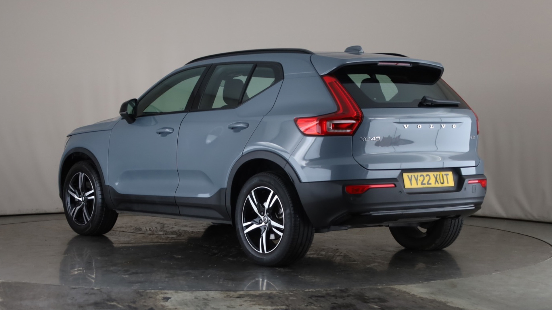 2.0 B3P Plus Dark 5dr Auto [2023]