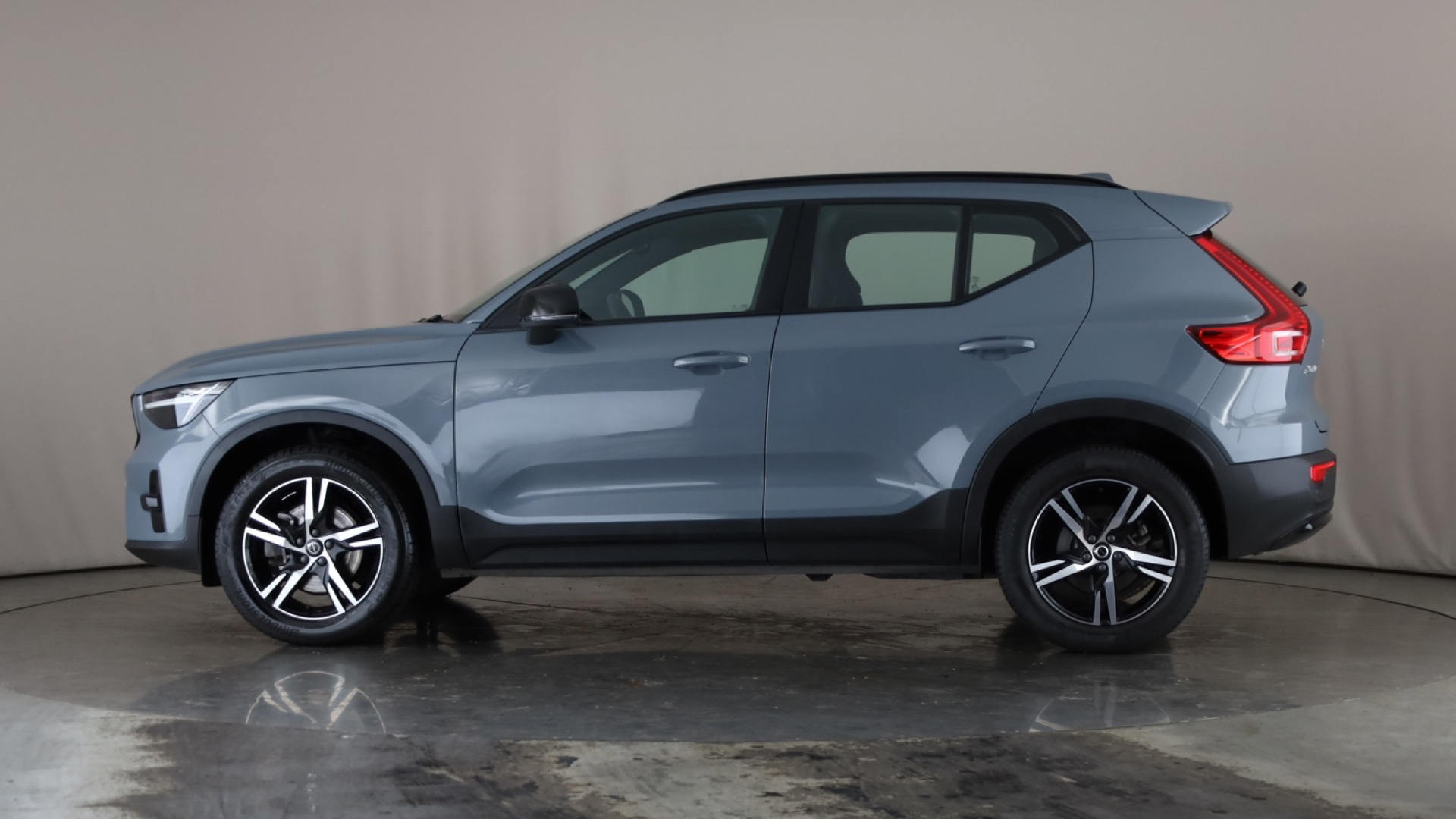 2.0 B3P Plus Dark 5dr Auto [2023]