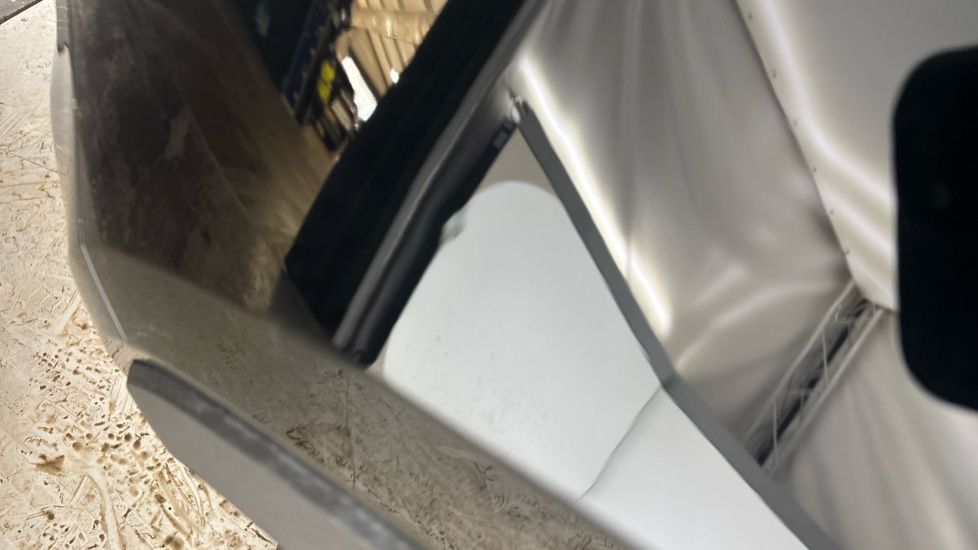 VOLVO XC40 Dent