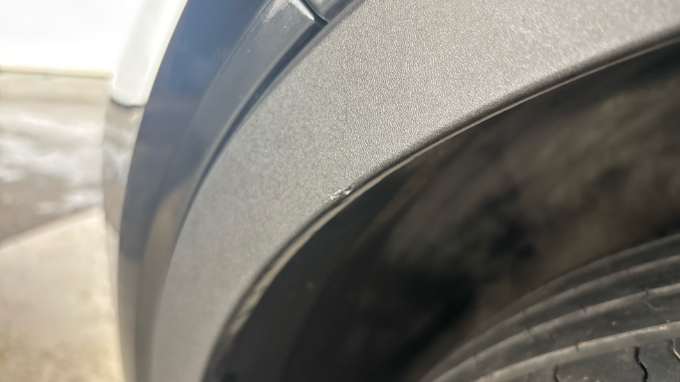 VOLVO XC40 Scuff