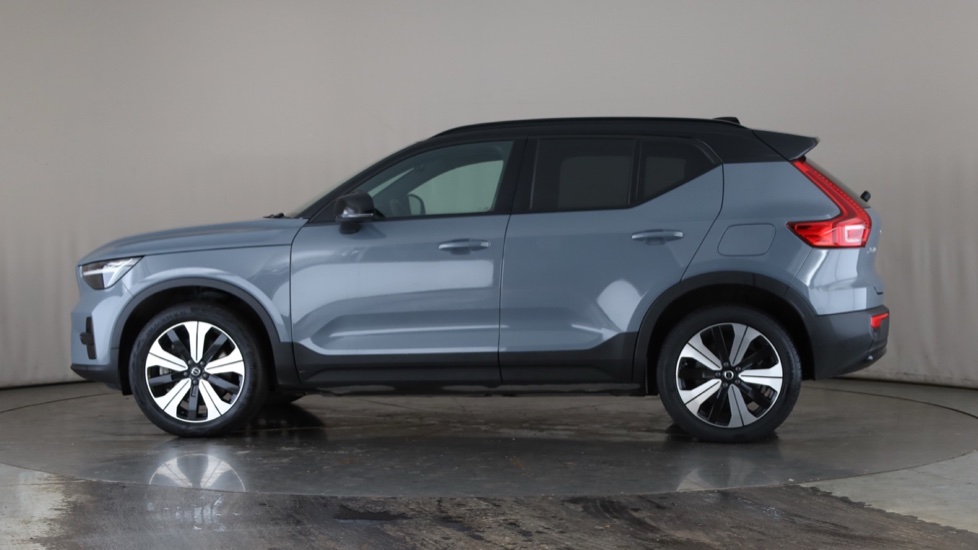 VOLVO XC40 Image 2