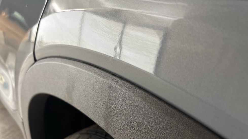 VOLVO XC40 Dent
