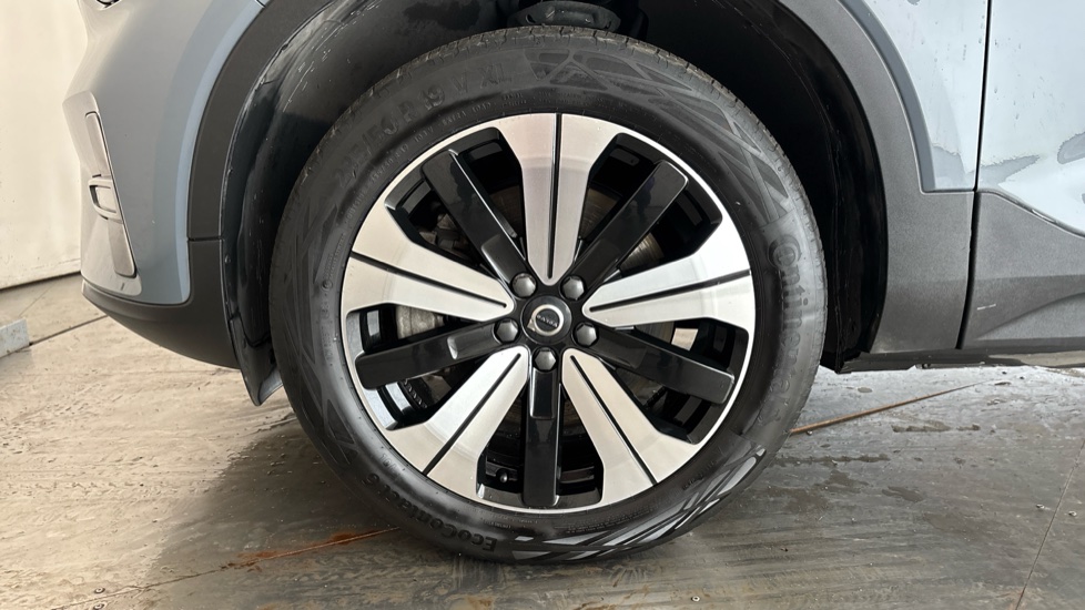 VOLVO XC40 Image 17