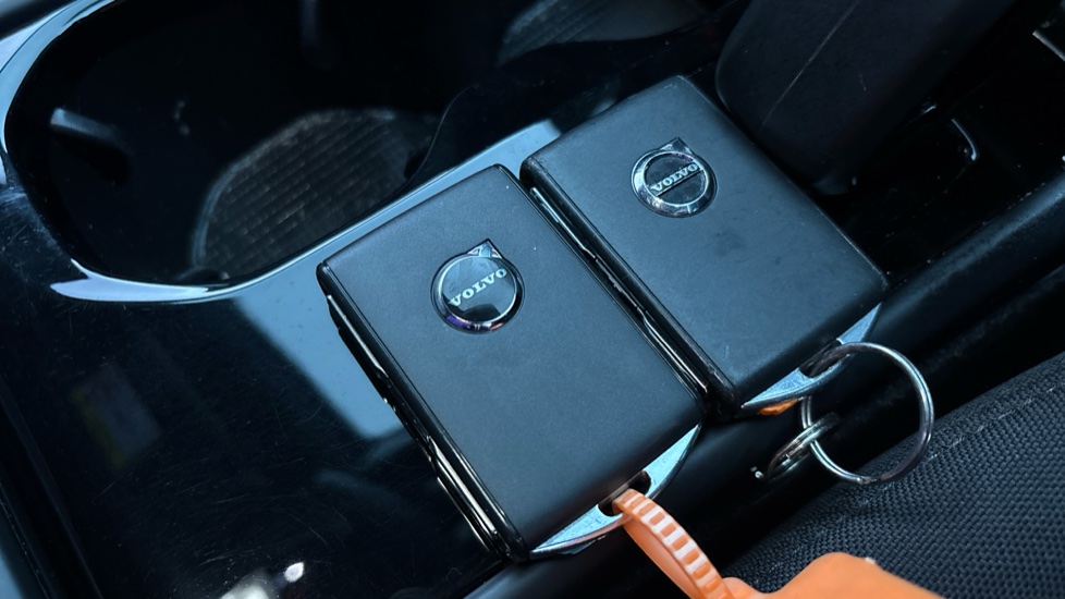 VOLVO XC40 2 keys
