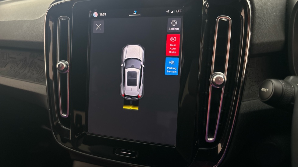 VOLVO XC40 parking sensors