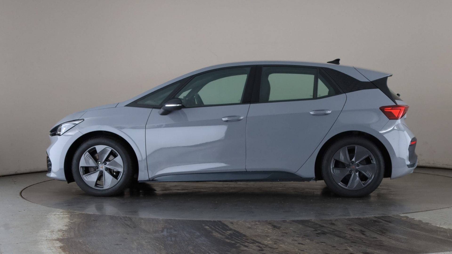 150kW V1 58kWh 5dr Auto