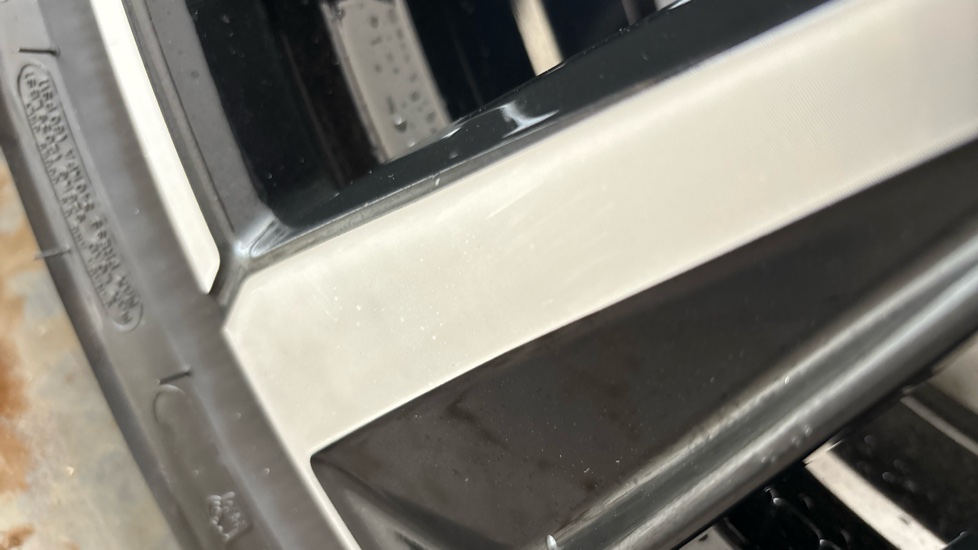 VOLVO XC60 scratches