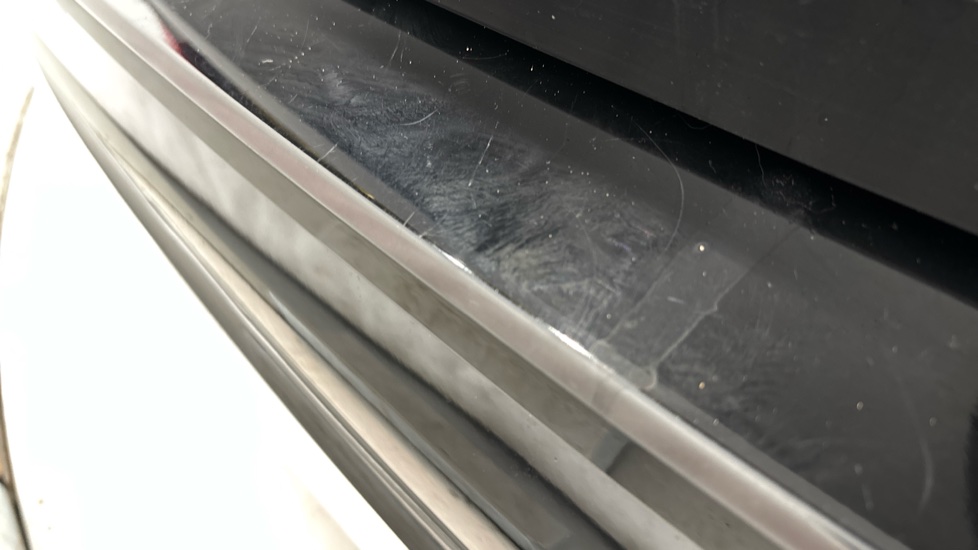 VOLVO XC60 scratches and chips
