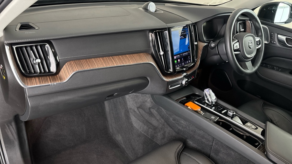 VOLVO XC60 Image 10