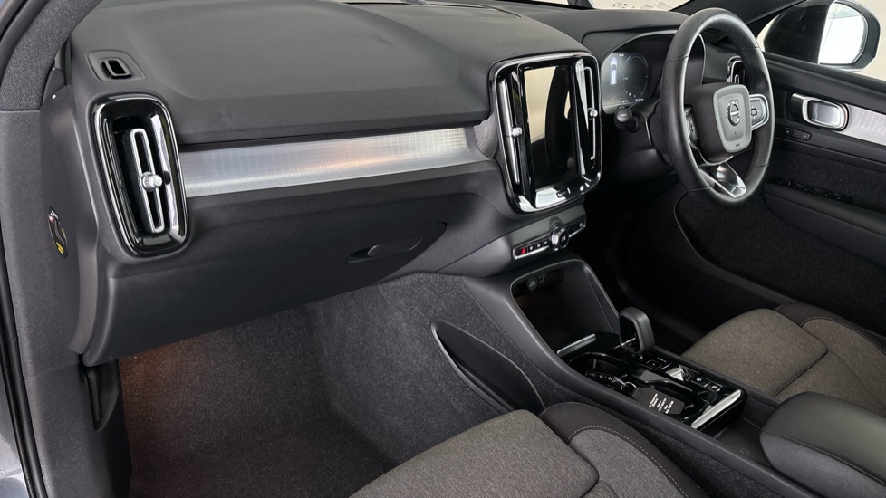 VOLVO XC40 Image 10