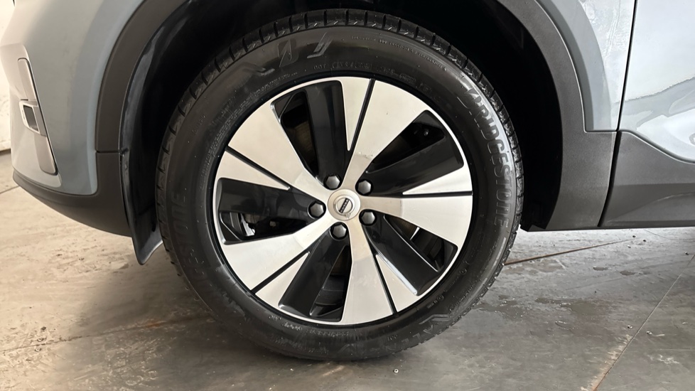 VOLVO XC40 Image 17
