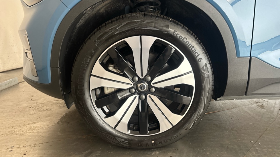 VOLVO XC40 Image 17