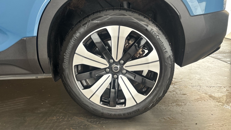 VOLVO XC40 Image 18