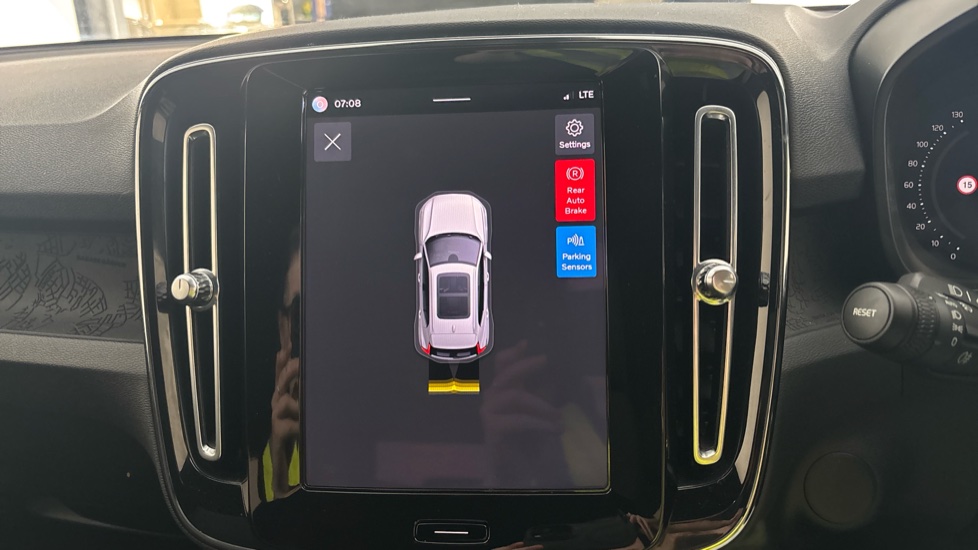 VOLVO XC40 parking sensors