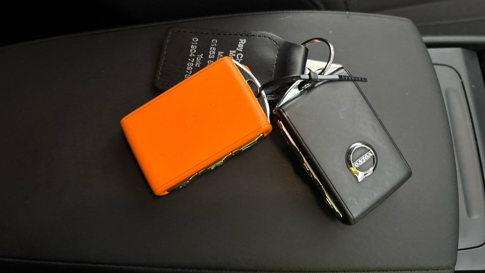VOLVO XC40 two keys