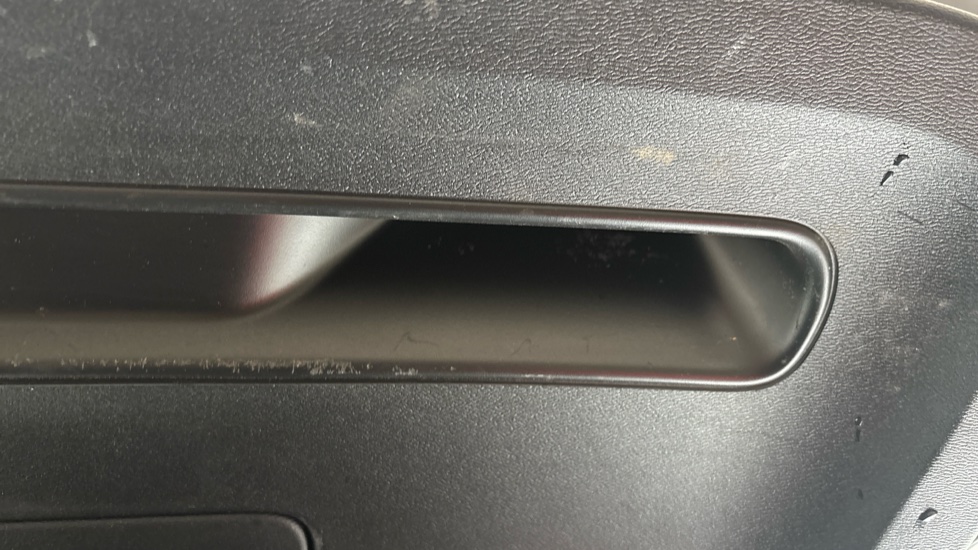 VOLVO XC40 scuff