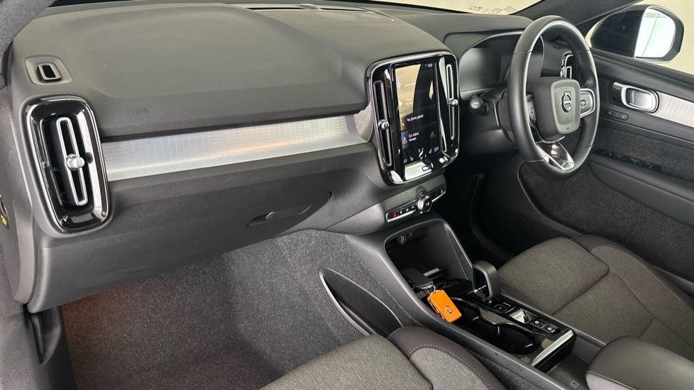 VOLVO XC40 Image 10