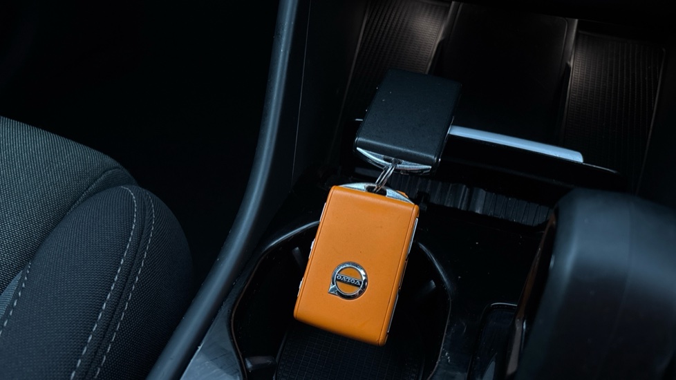 VOLVO XC40 2 keys available