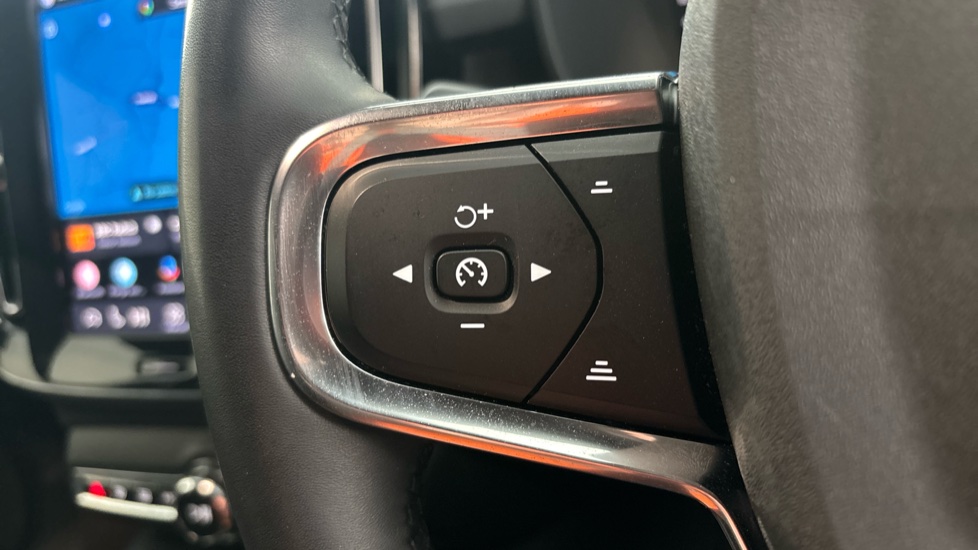 VOLVO XC40 Cruise control