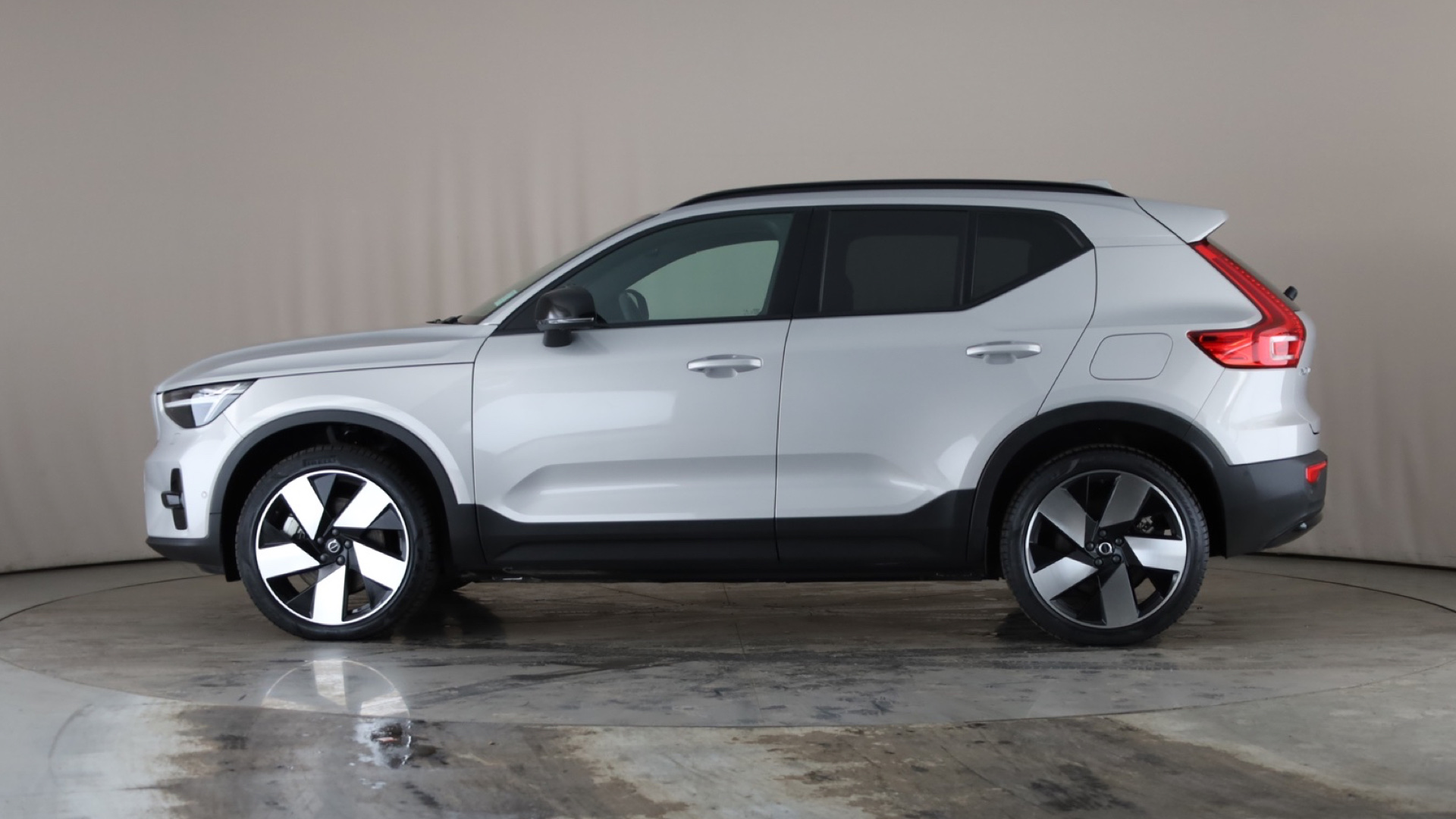 Used Volvo XC40 300kW Recharge Twin Ultimate 78kWh 5dr AWD Auto - Car ...
