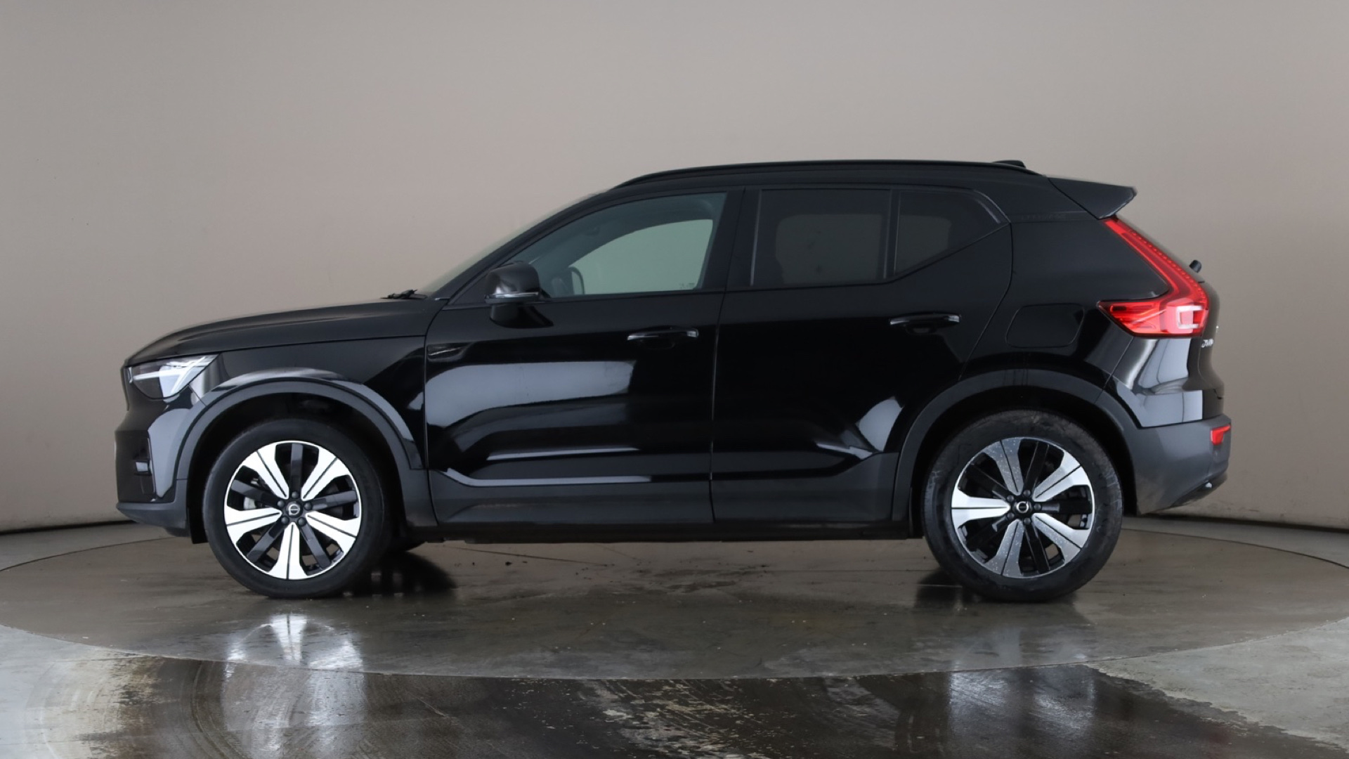 4027724 300kW Recharge Twin Plus 78kWh 5dr AWD Auto