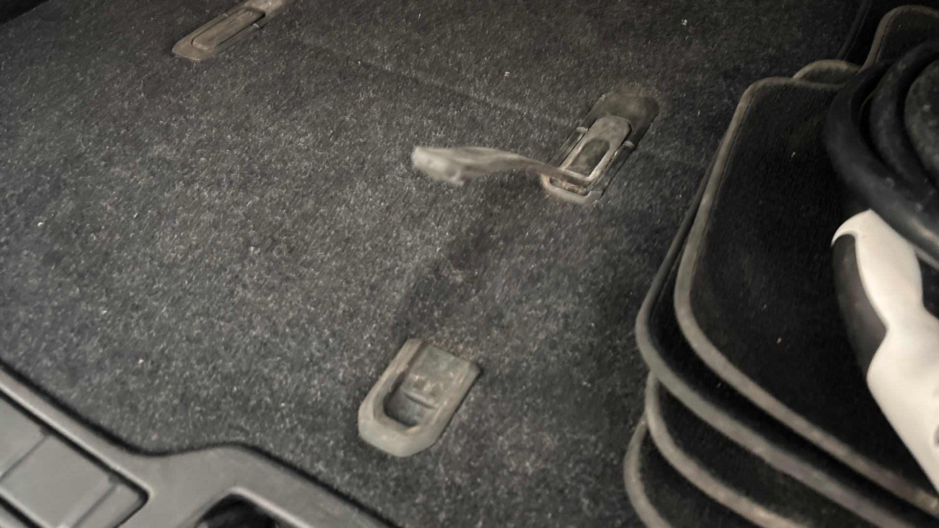 4027724 300kW Recharge Twin Plus 78kWh 5dr AWD Auto