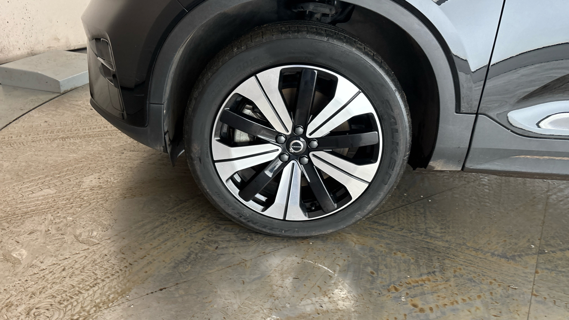 4027724 300kW Recharge Twin Plus 78kWh 5dr AWD Auto