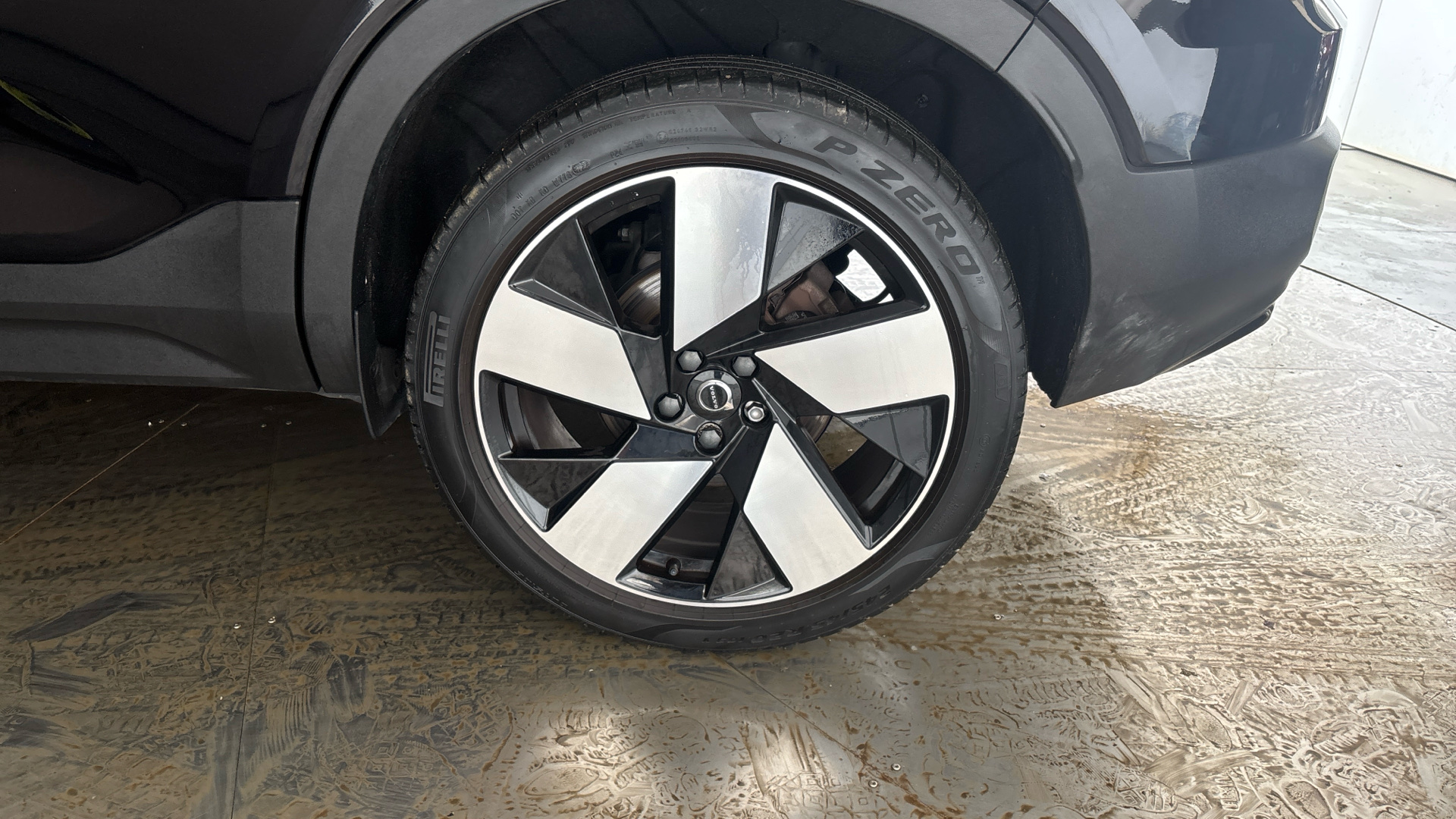 4020729 1.5 T5 Recharge PHEV Ultimate Dark 5dr Auto