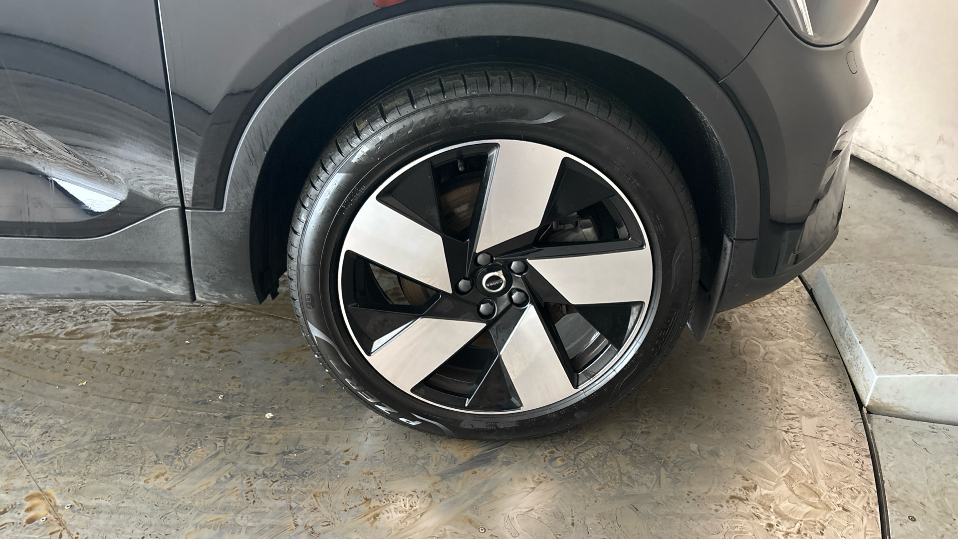 4020729 1.5 T5 Recharge PHEV Ultimate Dark 5dr Auto