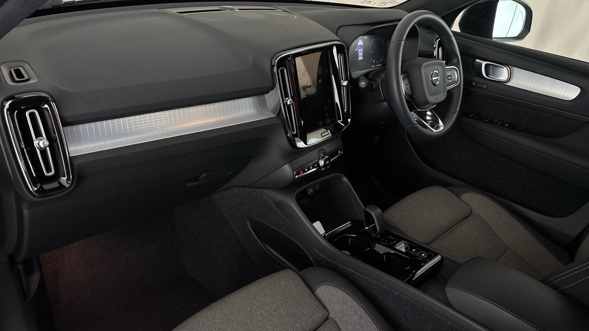 4027733 1.5 T4 Recharge PHEV Plus Dark 5dr Auto