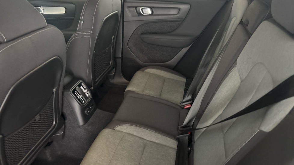 VOLVO XC40 Image 14