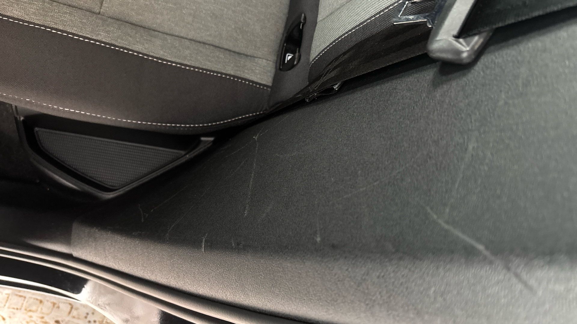 4020901 1.5 T4 Recharge PHEV Plus Dark 5dr Auto