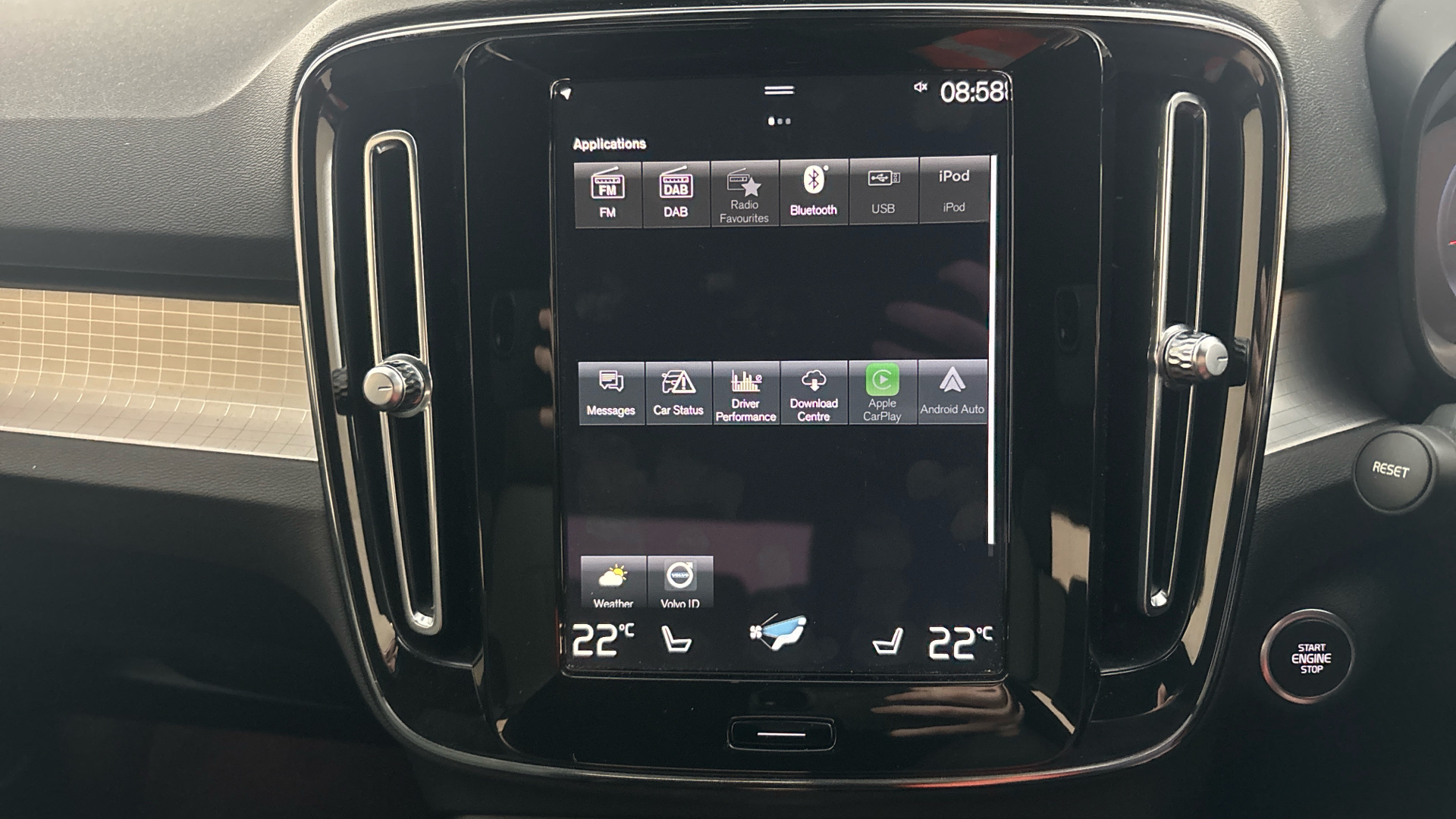 4020901 1.5 T4 Recharge PHEV Plus Dark 5dr Auto